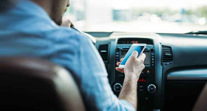 Alton Distracted Driving Accident Lawyers in Illinois
