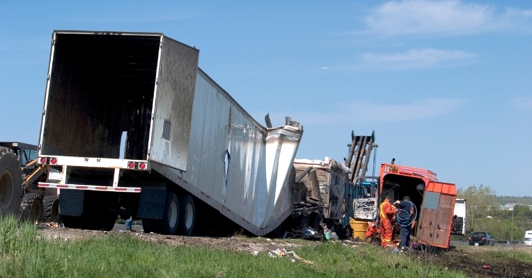 Glisson Law Wood River Semi Truck Accident Attorneys in Illinois